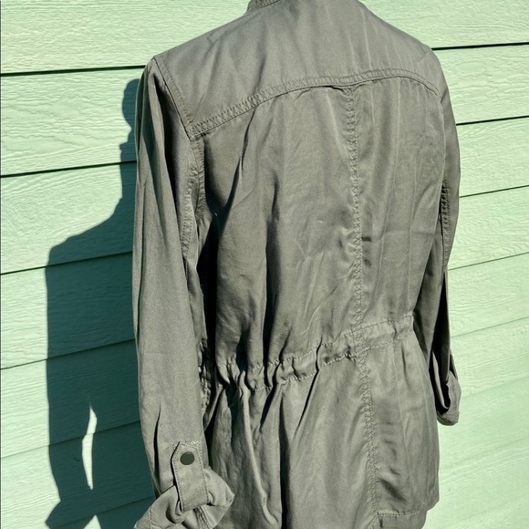 Modern Drawstring Utility Jacket - Picture 13 of 16